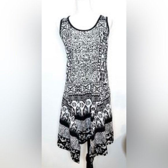 Beige by eci Dresses & Skirts - Beige By Eci Size Large